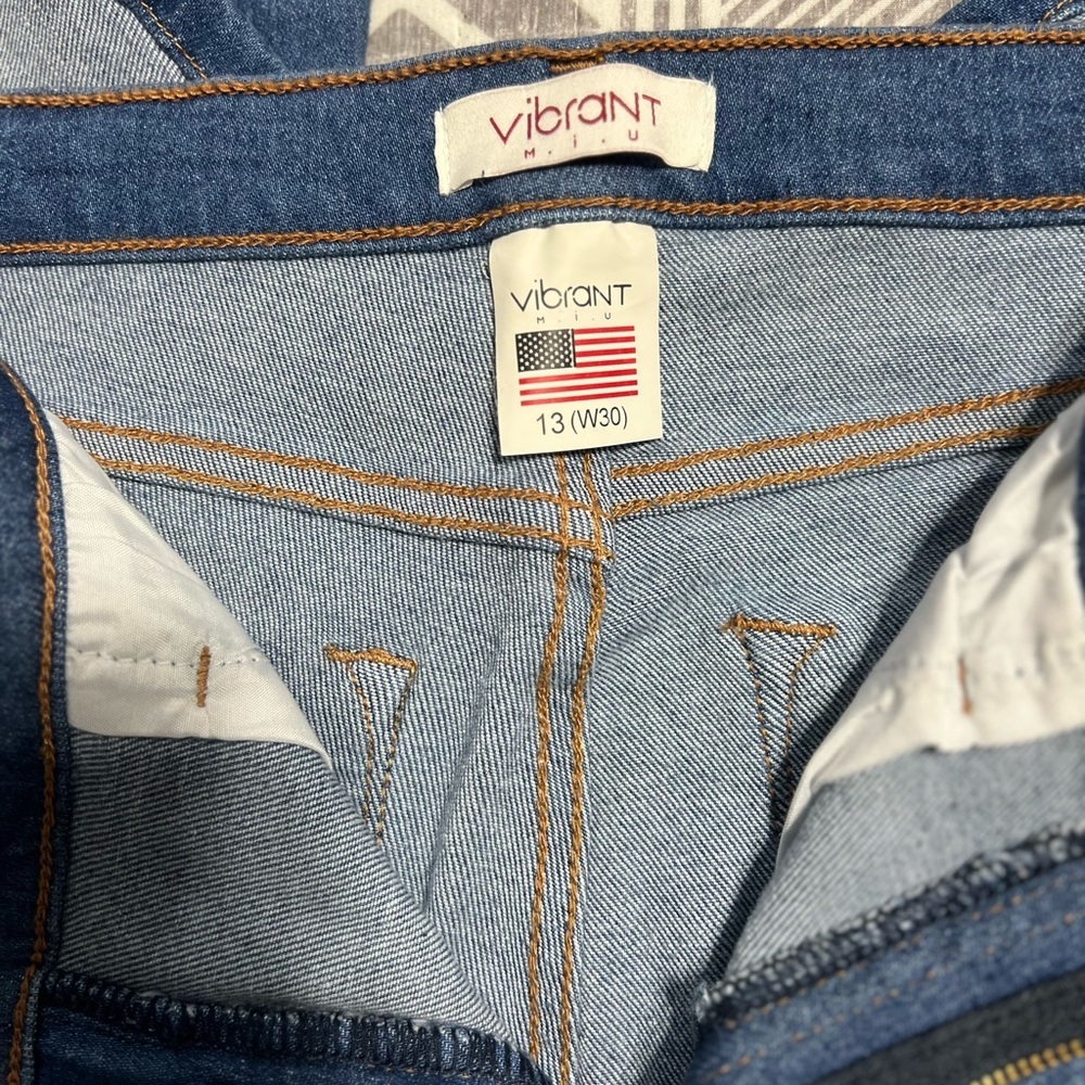 Vibrant flare/split Jean size 13/30 - Picture 3 of 6
